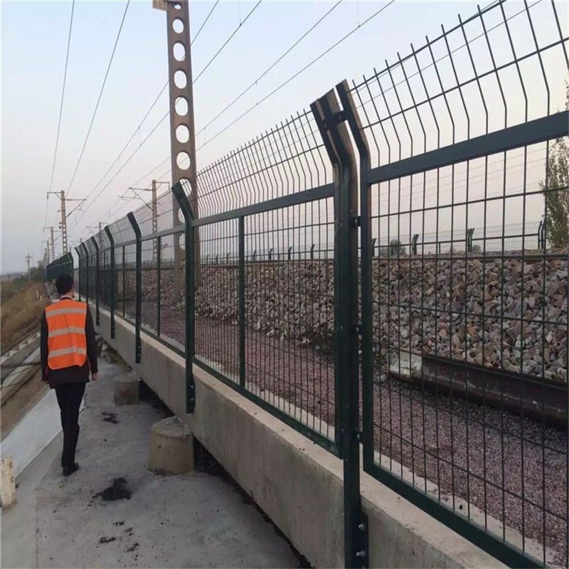 鐵路防護(hù)圍欄 鐵路橋下防護(hù)柵欄案例圖片1 鐵路防護(hù)圍欄 鐵路橋下防護(hù)柵欄案例圖片1
