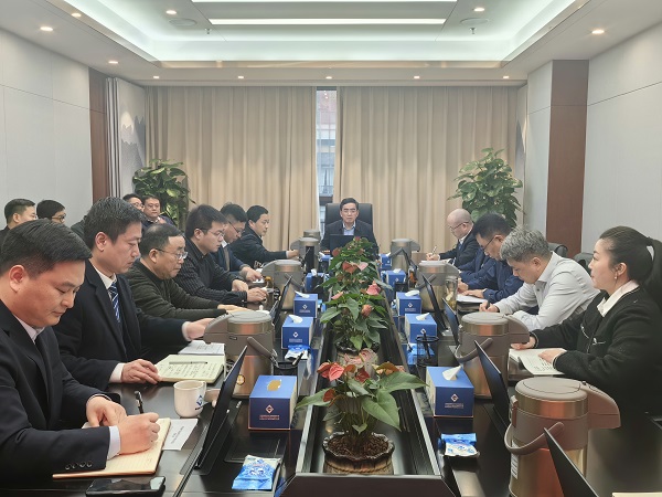 王思軍在省城市更新等三家公司重點(diǎn)工作推進(jìn)會(huì)上強(qiáng)調(diào)要以新作風(fēng)、新?lián)?dāng)，實(shí)現(xiàn)新發(fā)展